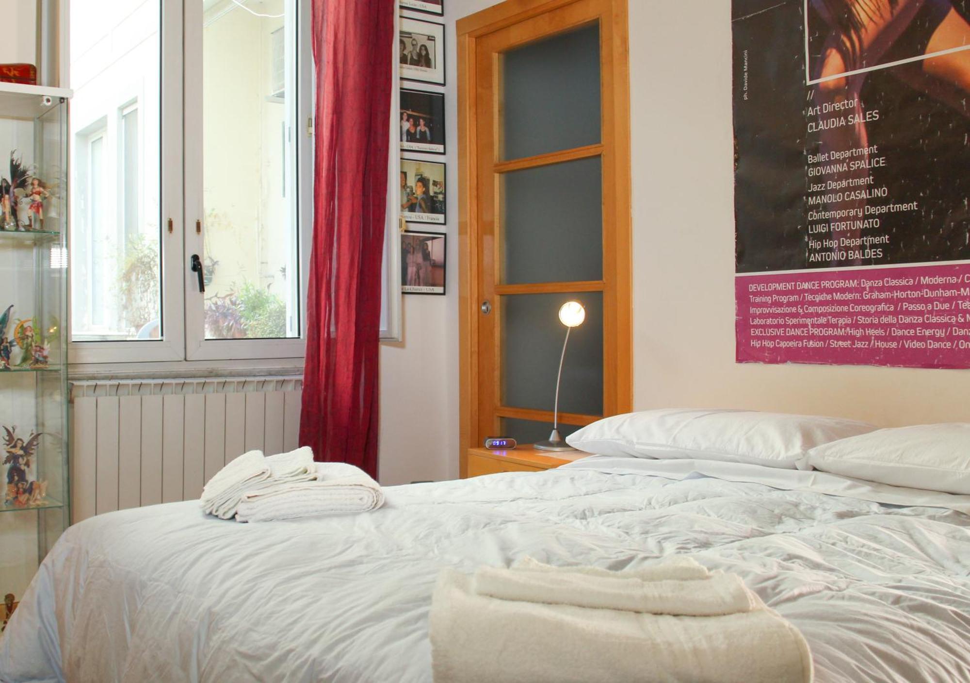Ferienwohnung Metro Amedeo - Stanza Privata Con Vasca Idromassaggio Neapel Exterior foto