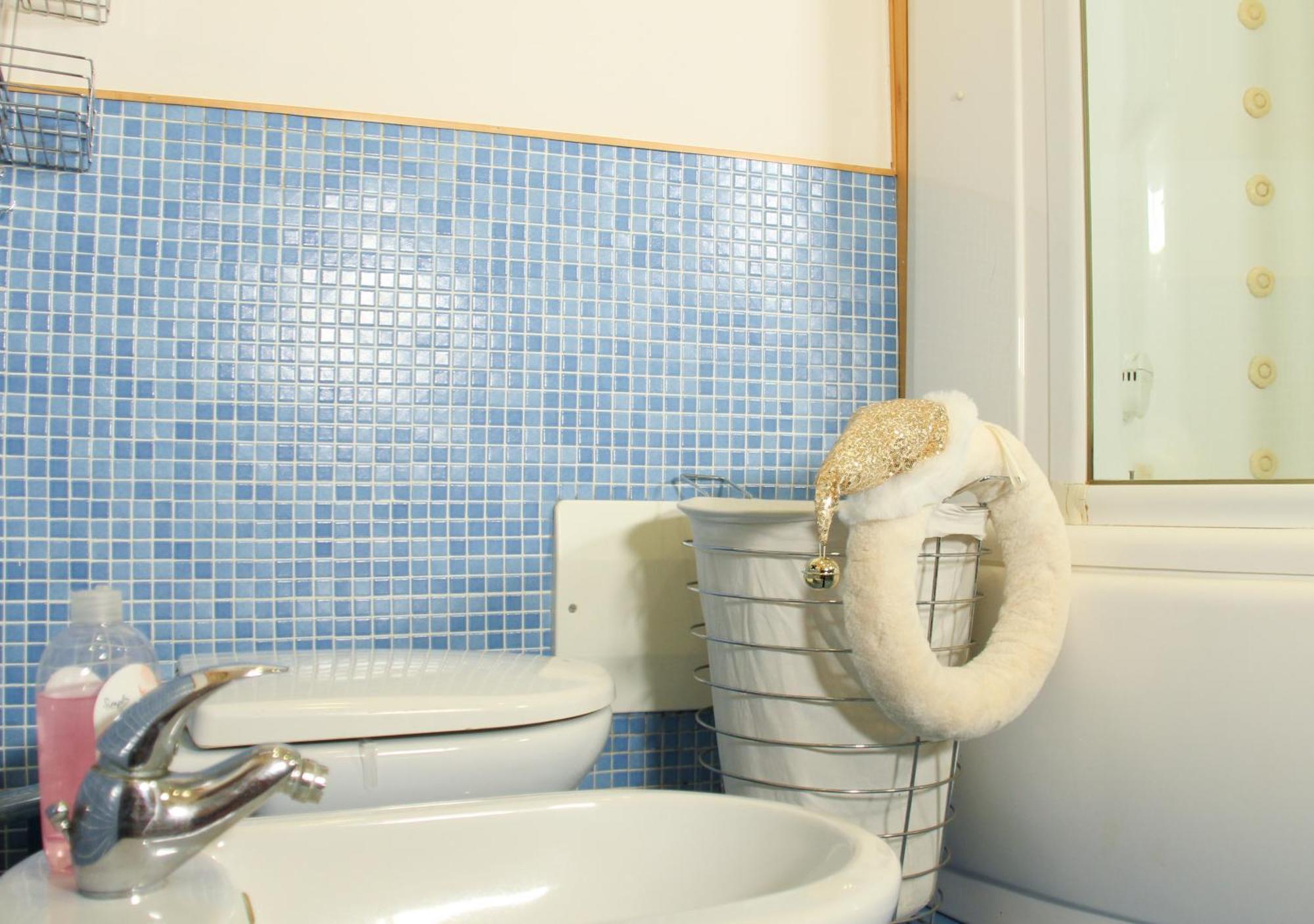 Ferienwohnung Metro Amedeo - Stanza Privata Con Vasca Idromassaggio Neapel Exterior foto